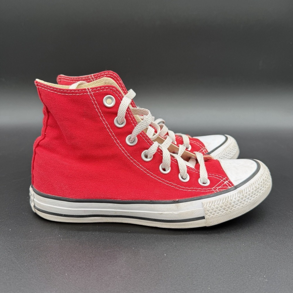 Converse Chuck Taylor All Star Hi Top Sneakers. Unisex Red & White Vintage M4 W6